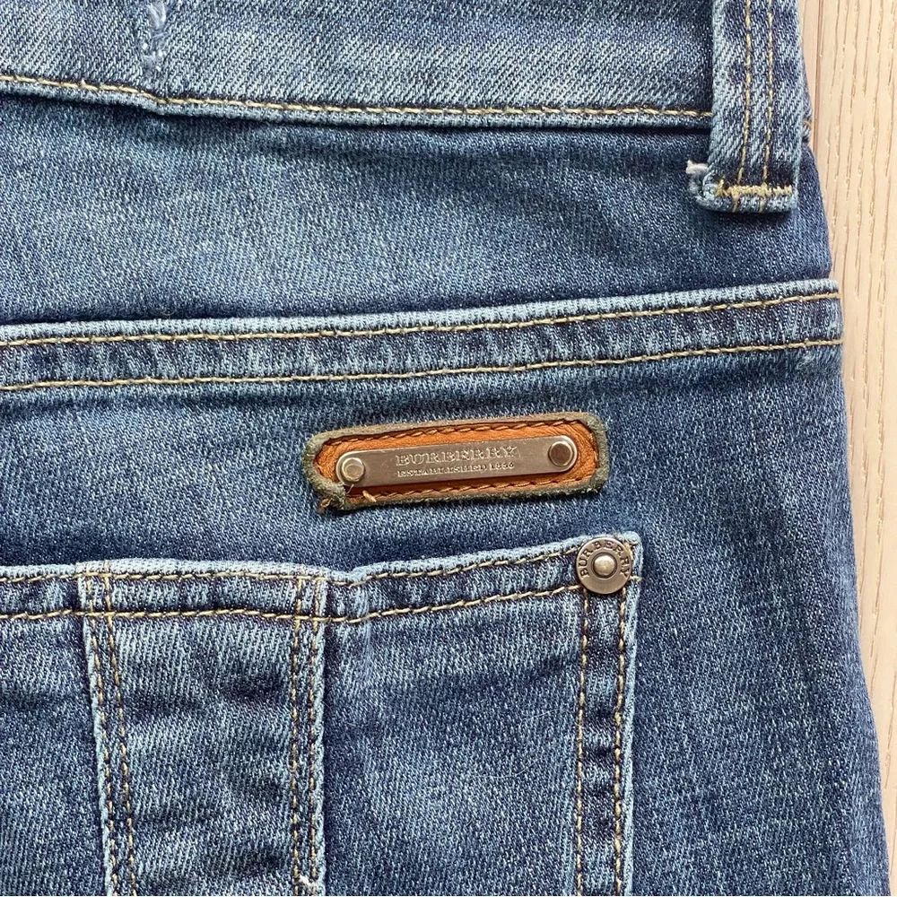 Burberry London Islington Boot Leg Blue Denim Bootcut Jeans  W31 Distressed - Picture 15 of 16